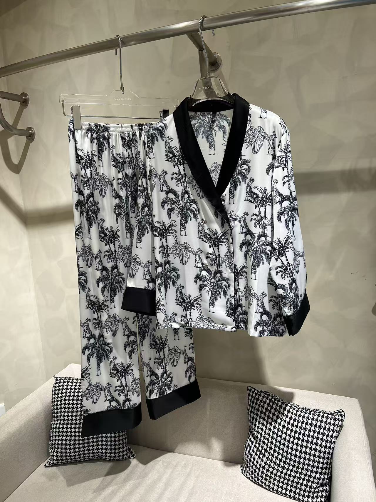 Palm pyjamas